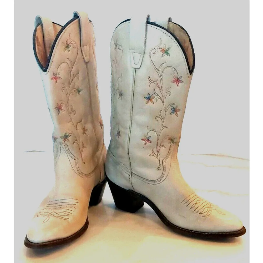 Wrangler Cream Embroidered Heeled Boots - Picture 2 of 11